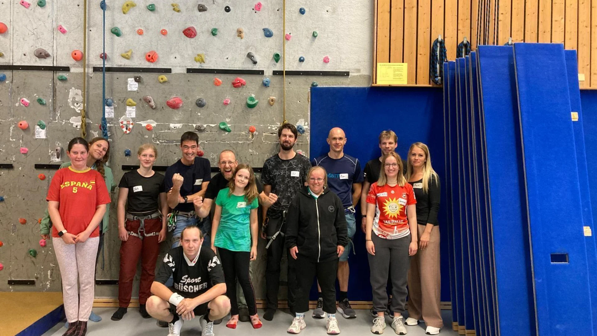 Die Klettergruppe des inklusiven Kletterns | © DAV Minden