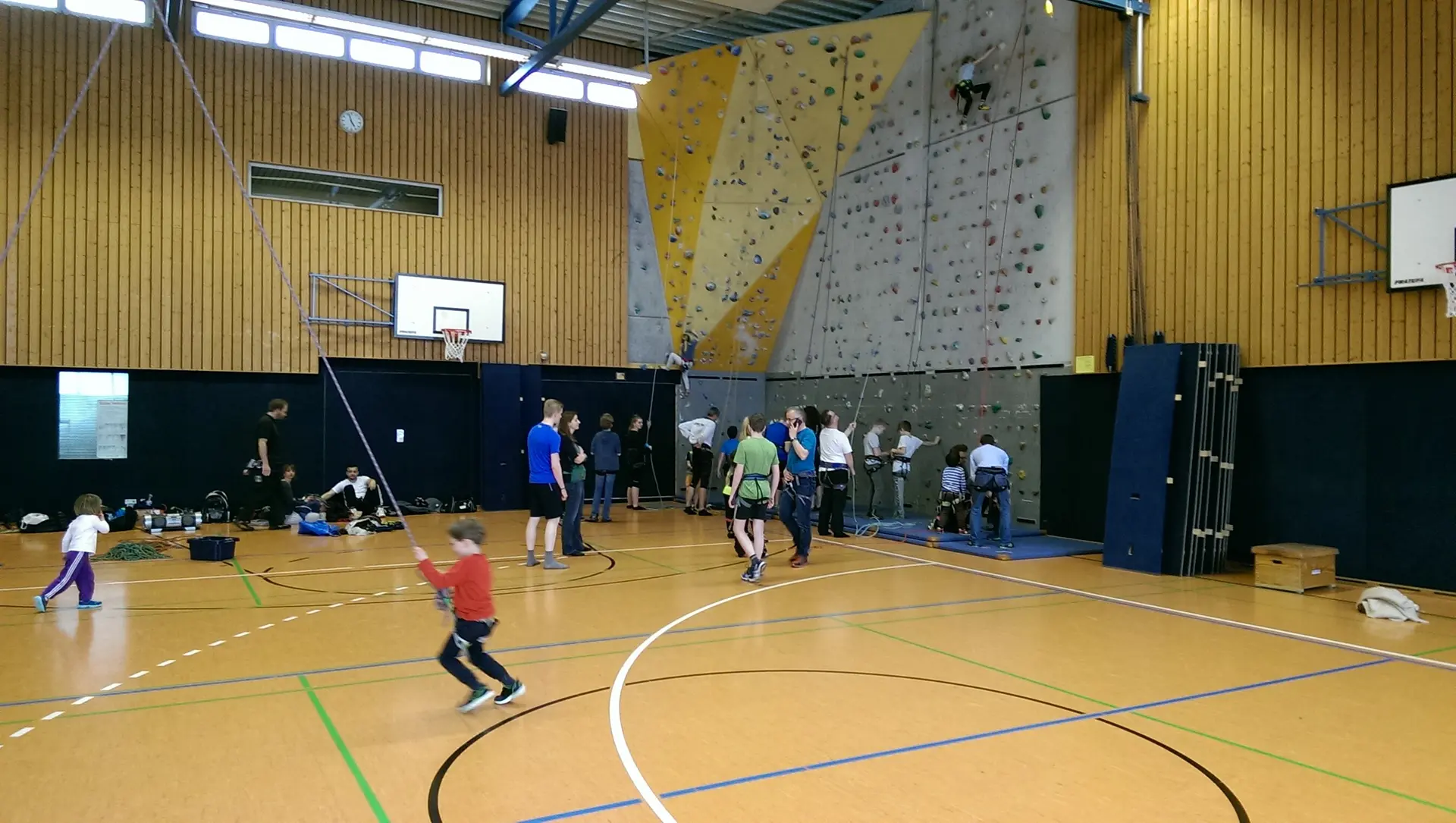 Klettern am Freitag | © DAV Minden